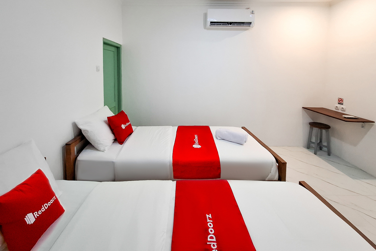 Bedroom 3, RedDoorz @ Amala Heritage Bojonegoro, Bojonegoro