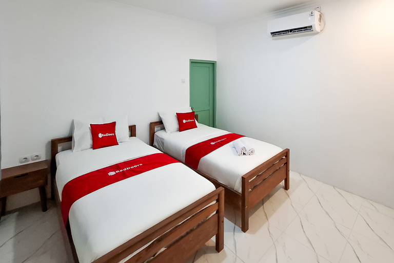 Bedroom 4, RedDoorz @ Amala Heritage Bojonegoro, Bojonegoro