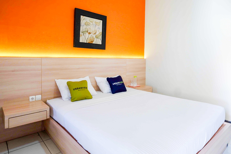 Bedroom 3, Urbanview Solo Tiara Hotel, Solo