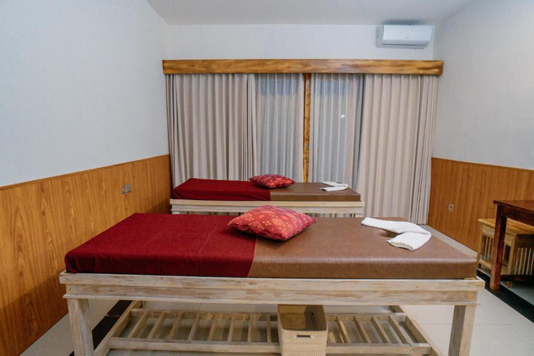 Others 4, Tanta Escape, Gianyar
