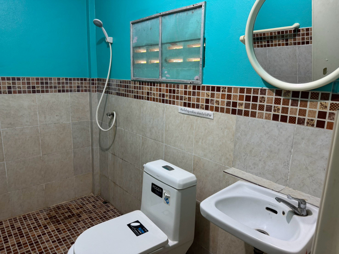 Bathroom 4, Rungarun Resort, Chaiya