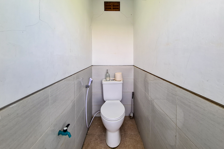 Bathroom 4, Kika Pool Villa Purwokerto by The Lavana, Banyumas