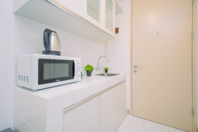 Others 2, Efficient Studio (No Kitchen) at Apartment Tokyo Riverside PIK 2 By Travelio, Tangerang