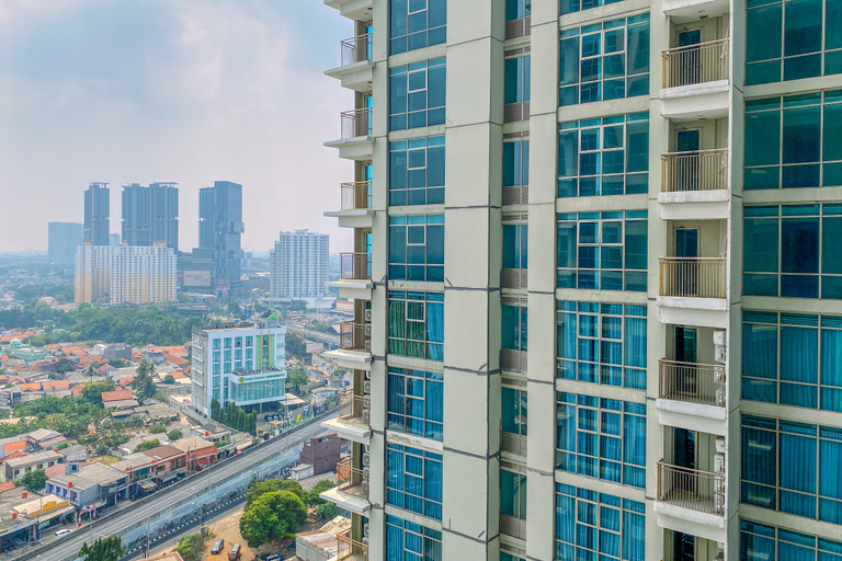Exterior 5, Modern Look and Cozy Studio at Apartment Tamansari Iswara By Travelio, Bekasi