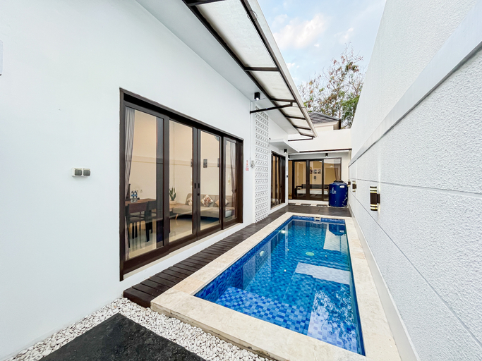 Swimming Pool 5, 2BR JWK Bali Private Pool Villa Near Pandawa Beach, Badung