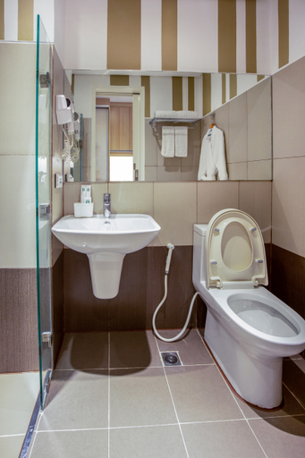 Bathroom 4, Hotel 101 - Manila, Pasay City