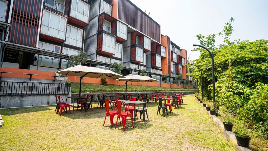 Exterior & Views 2, My Dormy Hostel UMM, Malang