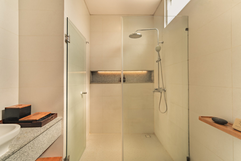 Bathroom 5, Aeera Villa Canggu by Ini Vie Hospitality, Badung