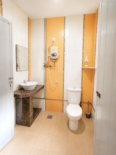 Bathroom 3, Mellow Stay Ipoh | Spacious Landed Home for 14 Pax, Kinta