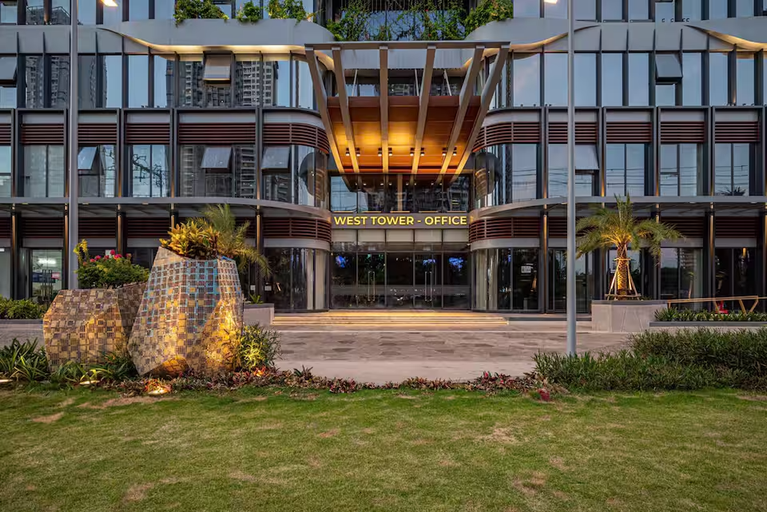 Exterior 2, Lumiere Riverside by Emily in Town, District 2