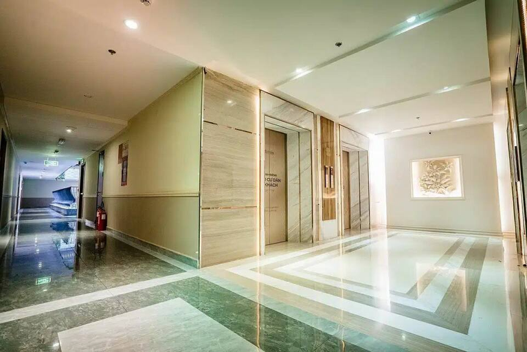 Hallway, Leman Apartment Distrist 3 by Emily in Town, District 3