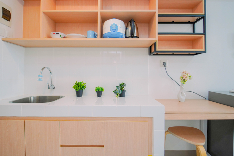 Others 4, Modern Look Studio (No Kitchen) at Apartment Tokyo Riverside PIK 2 By Travelio, Tangerang