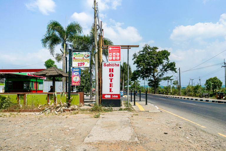 Others 5, RedDoorz near Exit Toll Kalijati Subang, Subang
