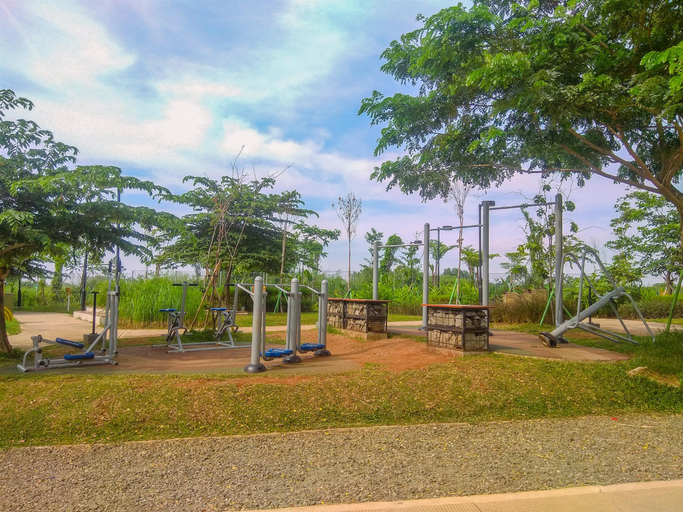 Other Facilities 3, Practical and Bright Studio at Apartment Sayana Bekasi By Travelio, Bekasi