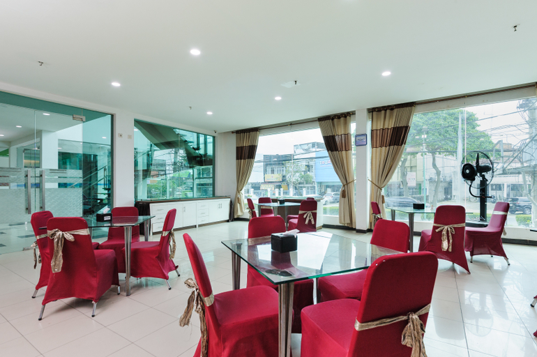 Food & Drinks 5, Urbanview Hotel Cosmo Jambi, Jambi