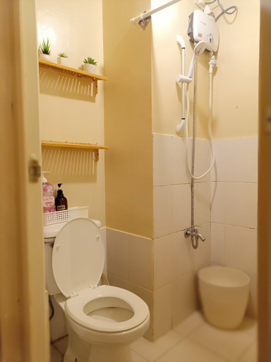 Bathroom 5, Deca Luxe Stay, Mandaluyong
