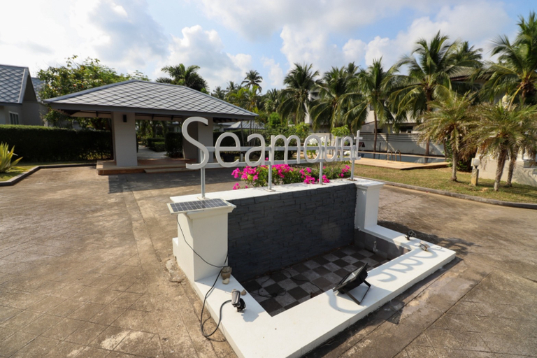 Exterior 3, Seamount Ban Krut, Bang Saphan