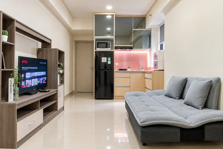Living Room 5, Bright 1BR at Apartment Meikarta District 1 By Travelio, Cikarang
