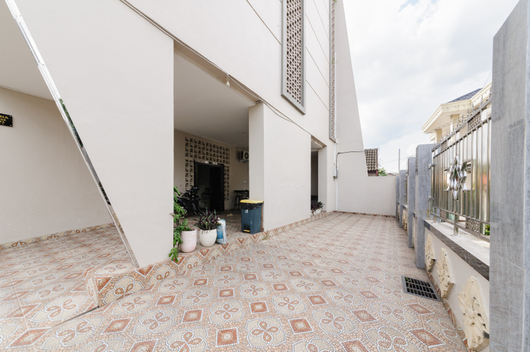 Exterior & Views 2, Urbanview Hotel Syariah near Polda Jambi, Jambi