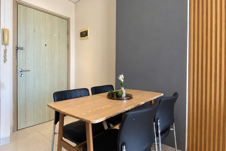 Living Room 5, Smart Choice 2BR at Apartment Elpis Residence By Travelio, Central Jakarta