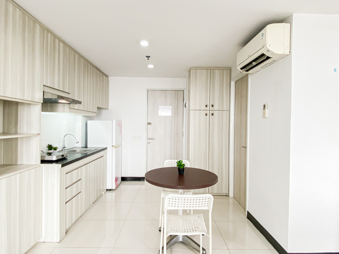 Others 2, Bright and Pleasant Studio at Apartment Azalea Suites By Travelio, Cikarang