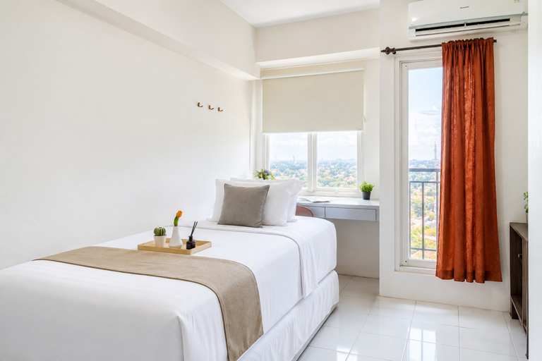 Bedroom 4, Modern Look Studio Room at Apartment Podomoro Golf View By Travelio, Bogor
