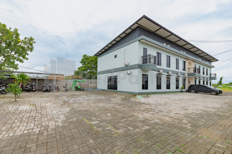 Others 2, Zumo Home Tegal Mitra RedDoorz, Tegal