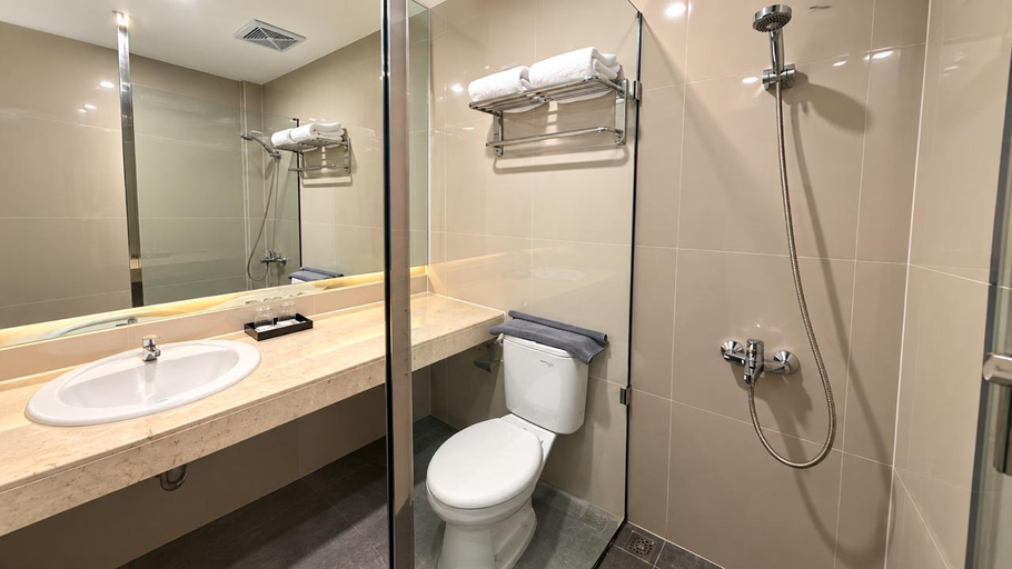 Bathroom 4, Best edOTEL Palangkaraya, Palangkaraya