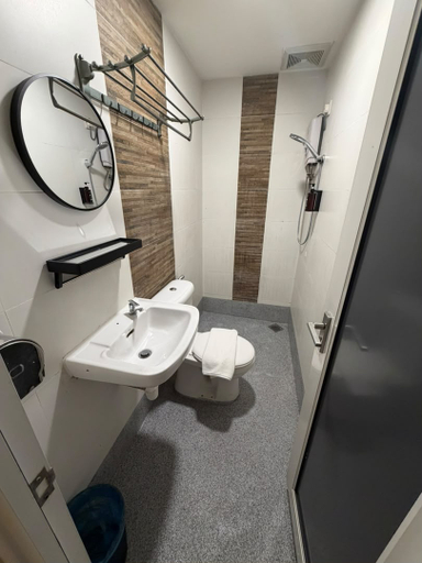 Bathroom 4, Swing & Pillows @ Red Orange, Kuala Pilah, Negeri Sembilan, Kuala Pilah