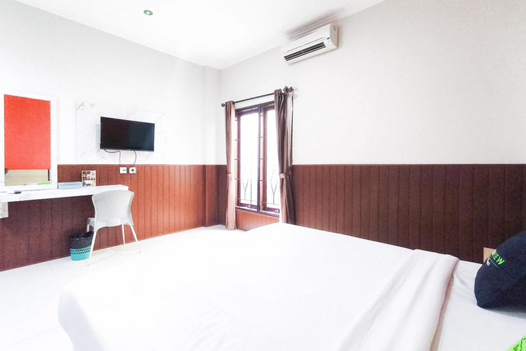 Bedroom 5, Urbanview Hotel Mutiara Mataram Lombok, Lombok
