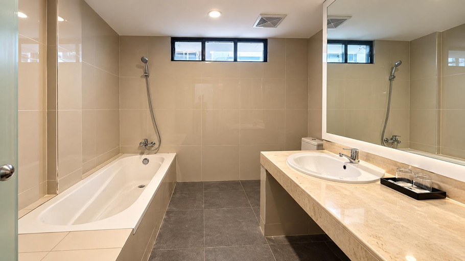 Bathroom 5, Best edOTEL Palangkaraya, Palangkaraya