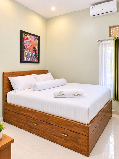 Bedroom 3, Selaras 2BR Tropical Villa with Private Karaoke, Banyuwangi