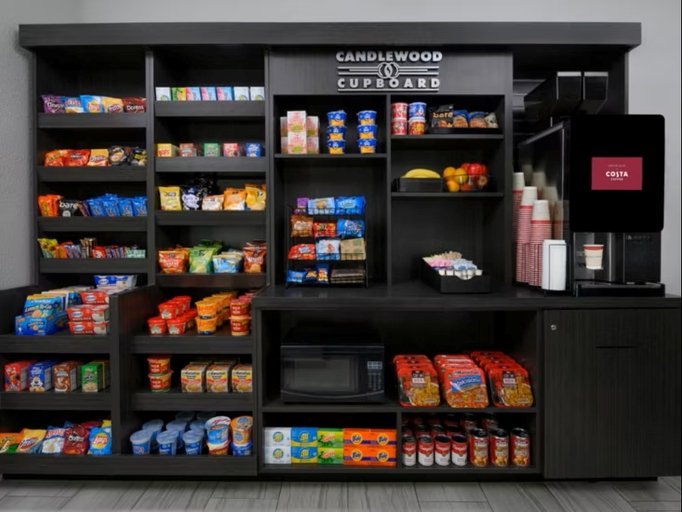Food & Drinks 5, Candlewood Suites DIXON by IHG, Lee