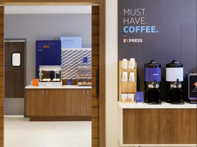 Food & Drinks 5, Candlewood Suites DIXON by IHG, Lee