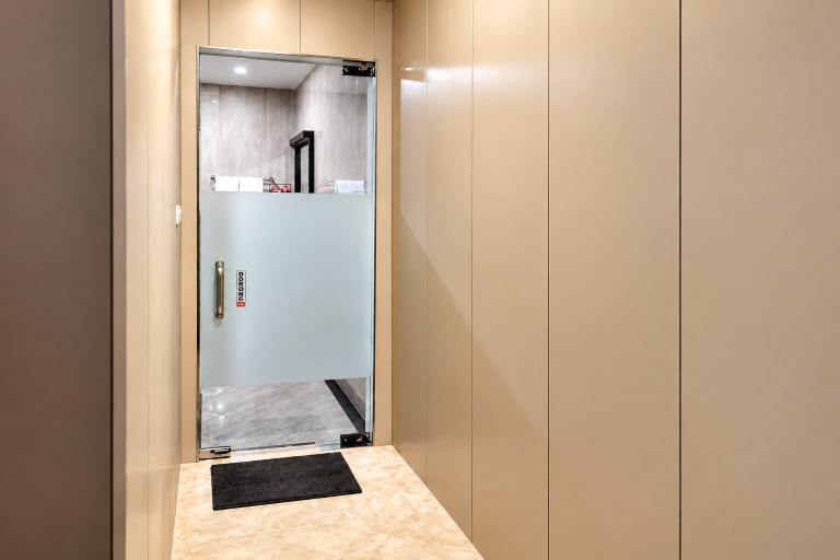 Bathroom 5, 555 Nangka Guest House, South Jakarta