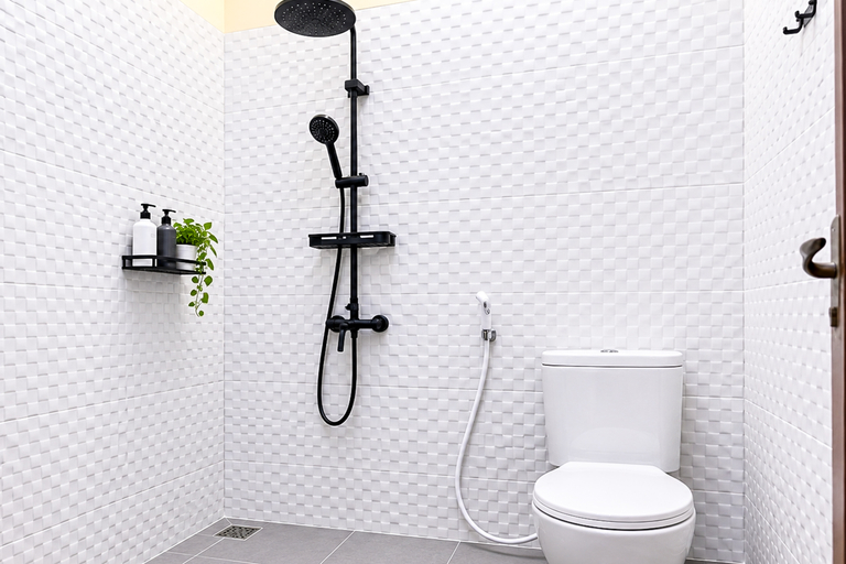 Bathroom 3, RedDoorz @ Dago Griya Aspen Bandung, Bandung