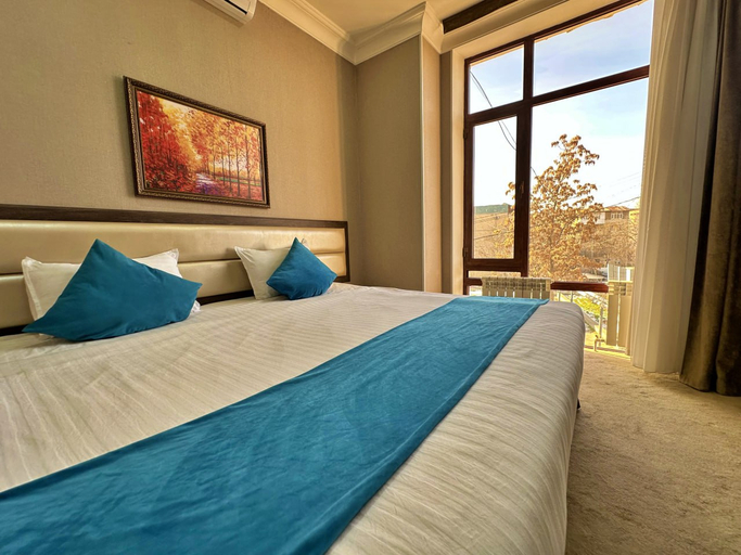 Bedroom 3, Globus Hotel, Qibray