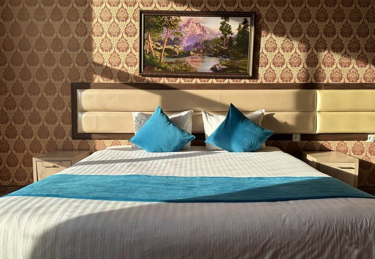 Bedroom 2, Globus Hotel, Qibray