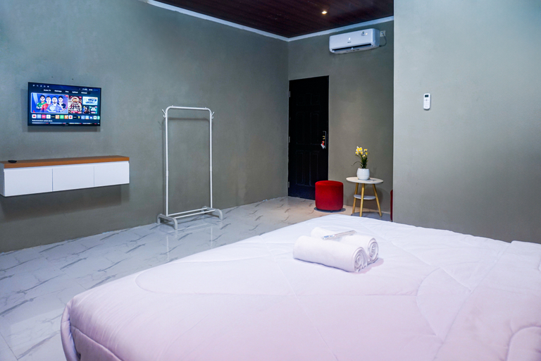 Others 2, Urbanview Lunar Hotel near Gor Satria Purwokerto, Banyumas