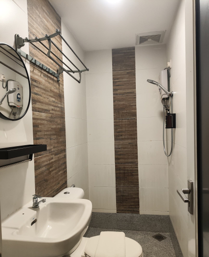 Bathroom 5, Bamboo Inn Hotel, Batu Ferringhi, Penang, Penang Island