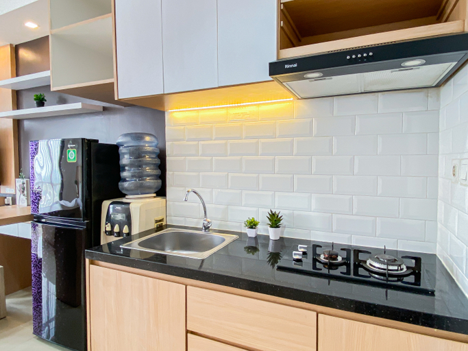 Others 2, Bright and Modern Studio Room at Apartment Vasanta Innopark By Travelio, Cikarang