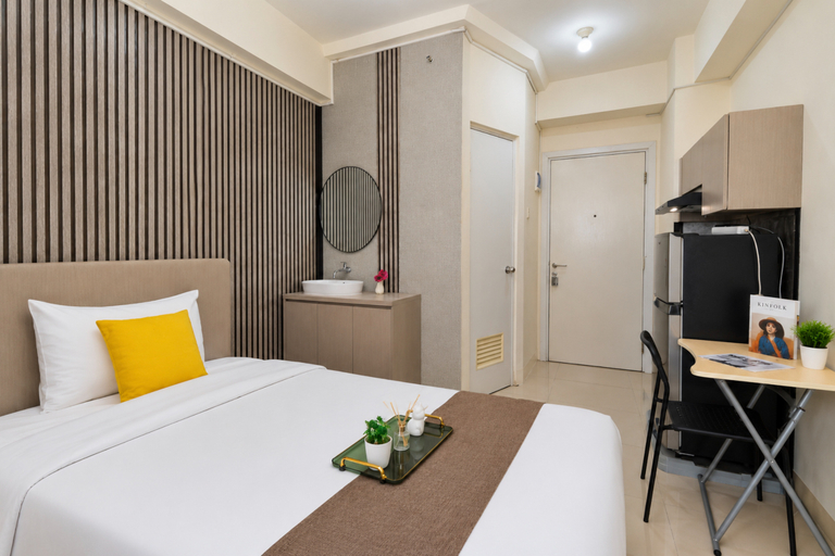 Bedroom 4, Nice Look Studio at Apartment Green Pramuka City By Travelio, Central Jakarta