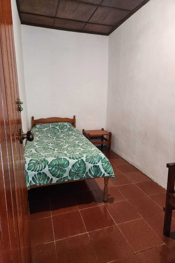 Bedroom 4, Bagus Bay Guest House, Samosir