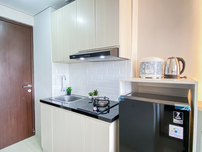 Others 3, Warm and Timless Studio at Apartment Transpark Juanda Bekasi Timur By Travelio, Bekasi