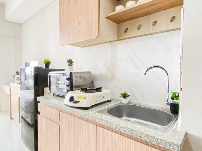 Others 5, Bright and Classic Studio at Apartment Transpark Juanda Bekasi Timur By Travelio, Bekasi