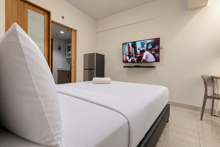 Bedroom 3, Modern Look Studio at Apartment The Alton By Travelio, Semarang