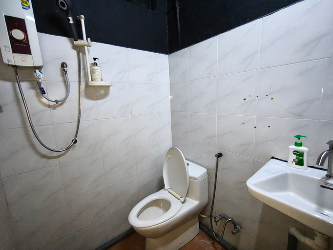 Bathroom 5, RHV Hostel & Room Bukit Bintang, Kuala Lumpur