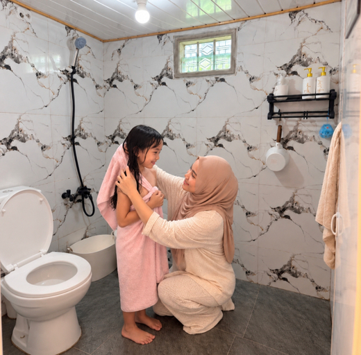 Bathroom 4, MIARZAFA CABIN HOUSE, Wonosobo