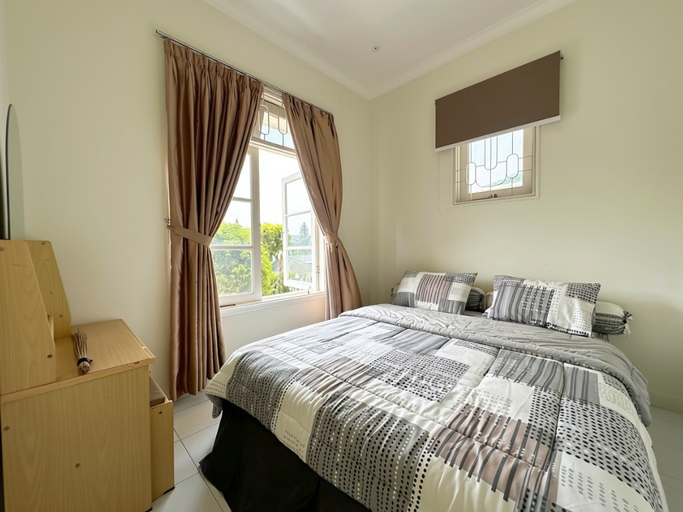 Bedroom 3, Villa Yumna 2 Puncak 4BR with Billiard & Private Pool, Cianjur