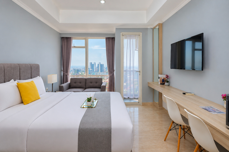 Bedroom 4, Sleek and Warm Studio at Apartment Menteng Park By Travelio, Central Jakarta